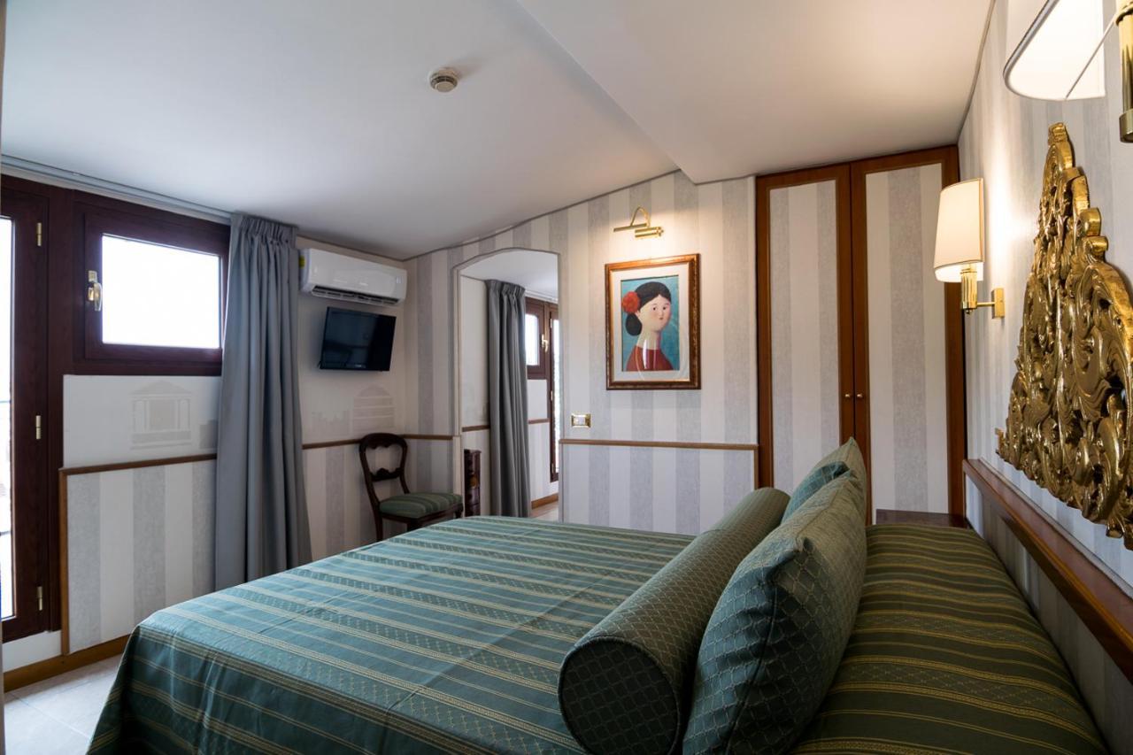 Hotel Pacific Roma Esterno foto