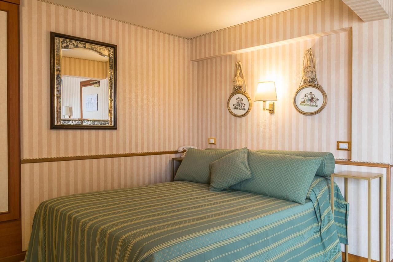 Hotel Pacific Roma Esterno foto