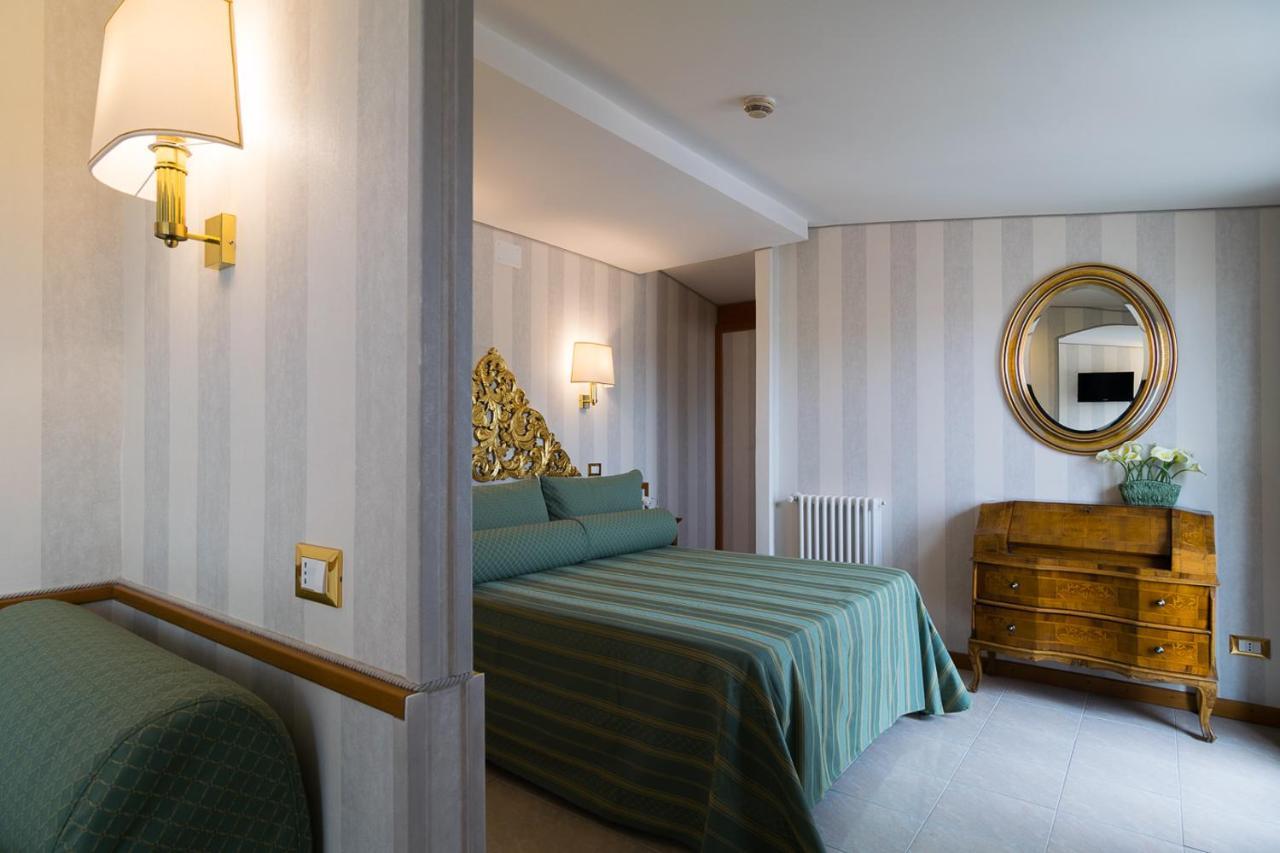 Hotel Pacific Roma Esterno foto