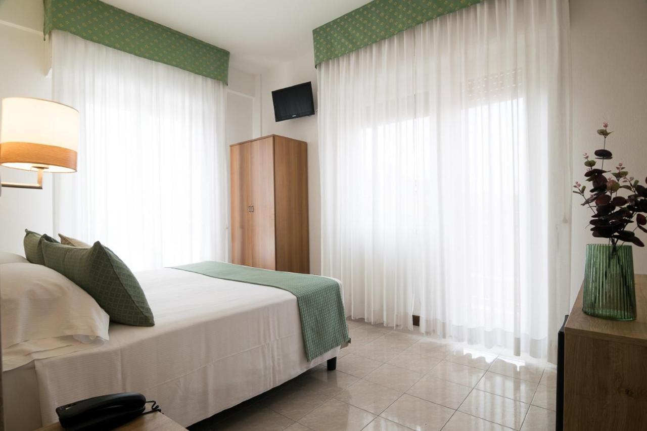 Hotel Pacific Roma Esterno foto